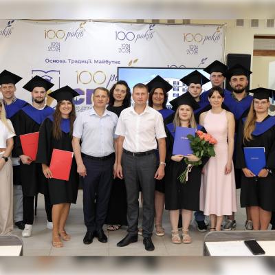 Урочисте вручення дипломів магістрів випускникам спеціальності «Терапія і реабілітація»